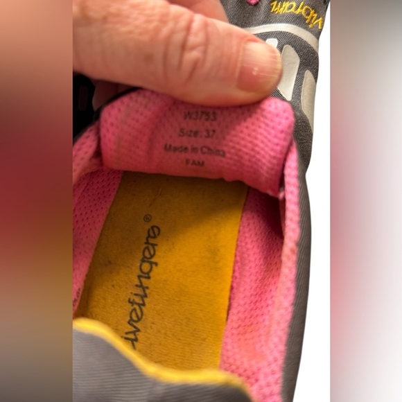 Vibram FiveFingers Women’s Barefoot Running Shoes – Size 37 (US 7) - Picture 4 of 6